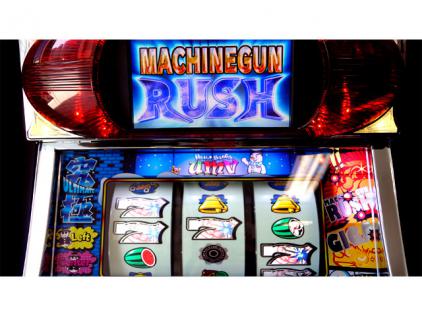 パチスロ新機種「ハローサンタアルティメットマシンガンバージョン