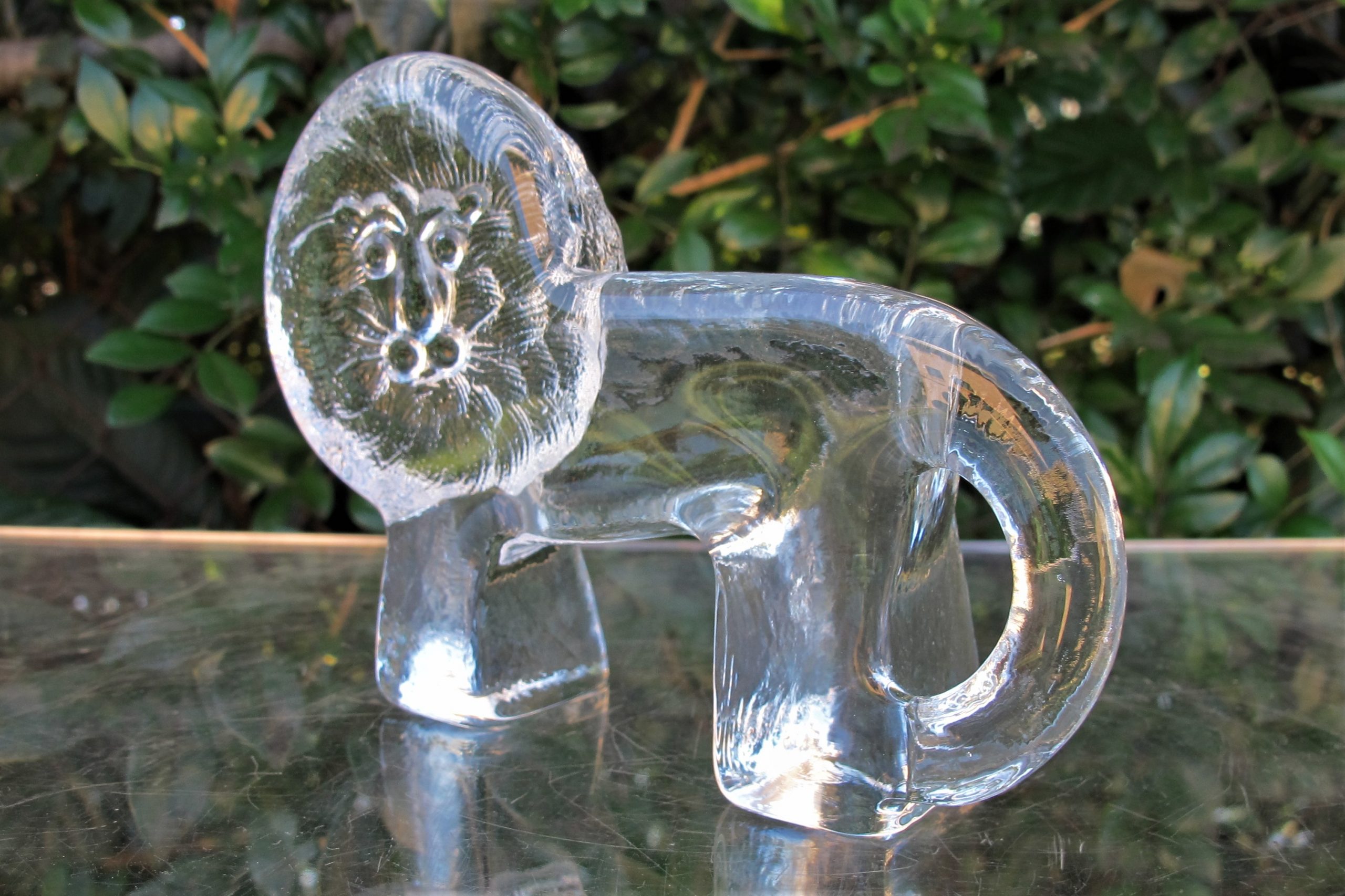 ONE Medium Lion ONLY. ( Kosta ) Boda Zoo Series. Vintage Crystal