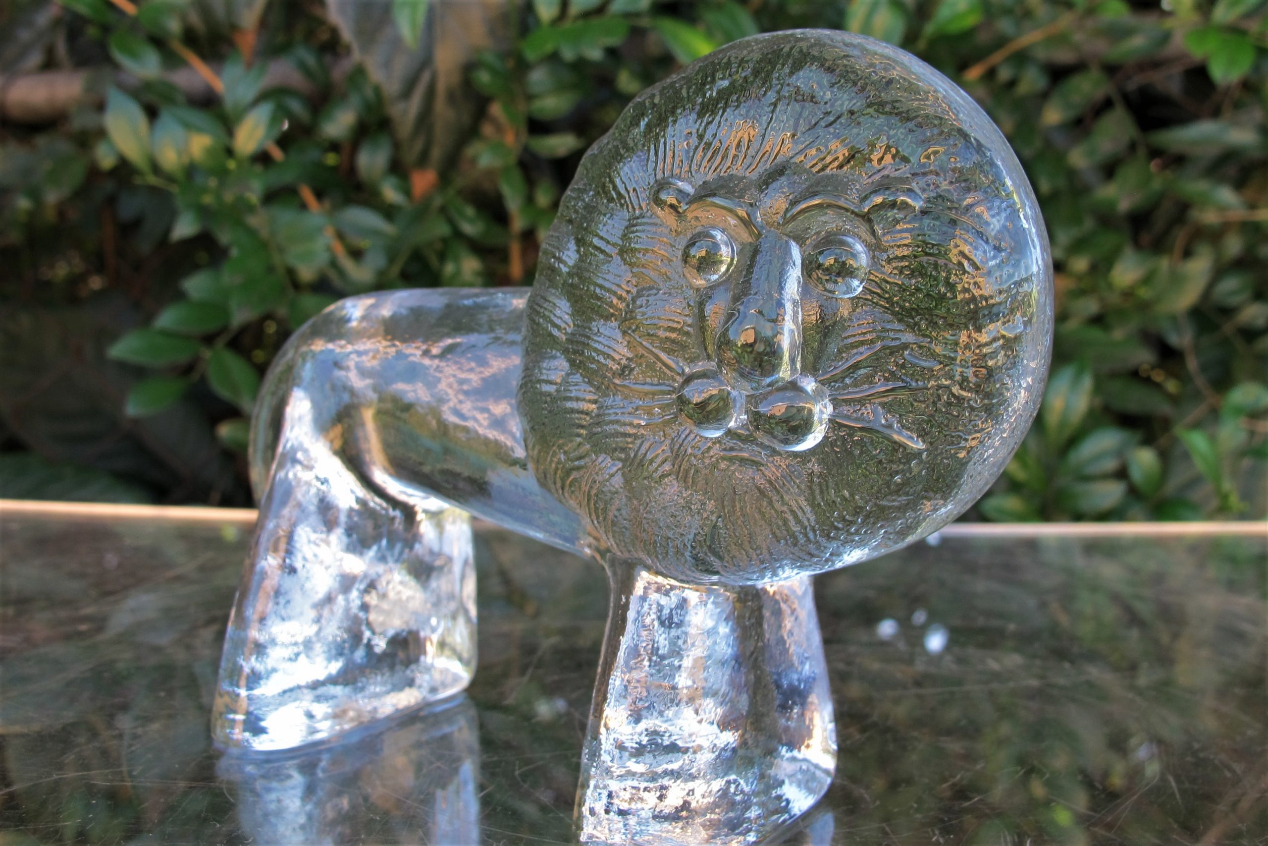 ONE Medium Lion ONLY. ( Kosta ) Boda Zoo Series. Vintage Crystal