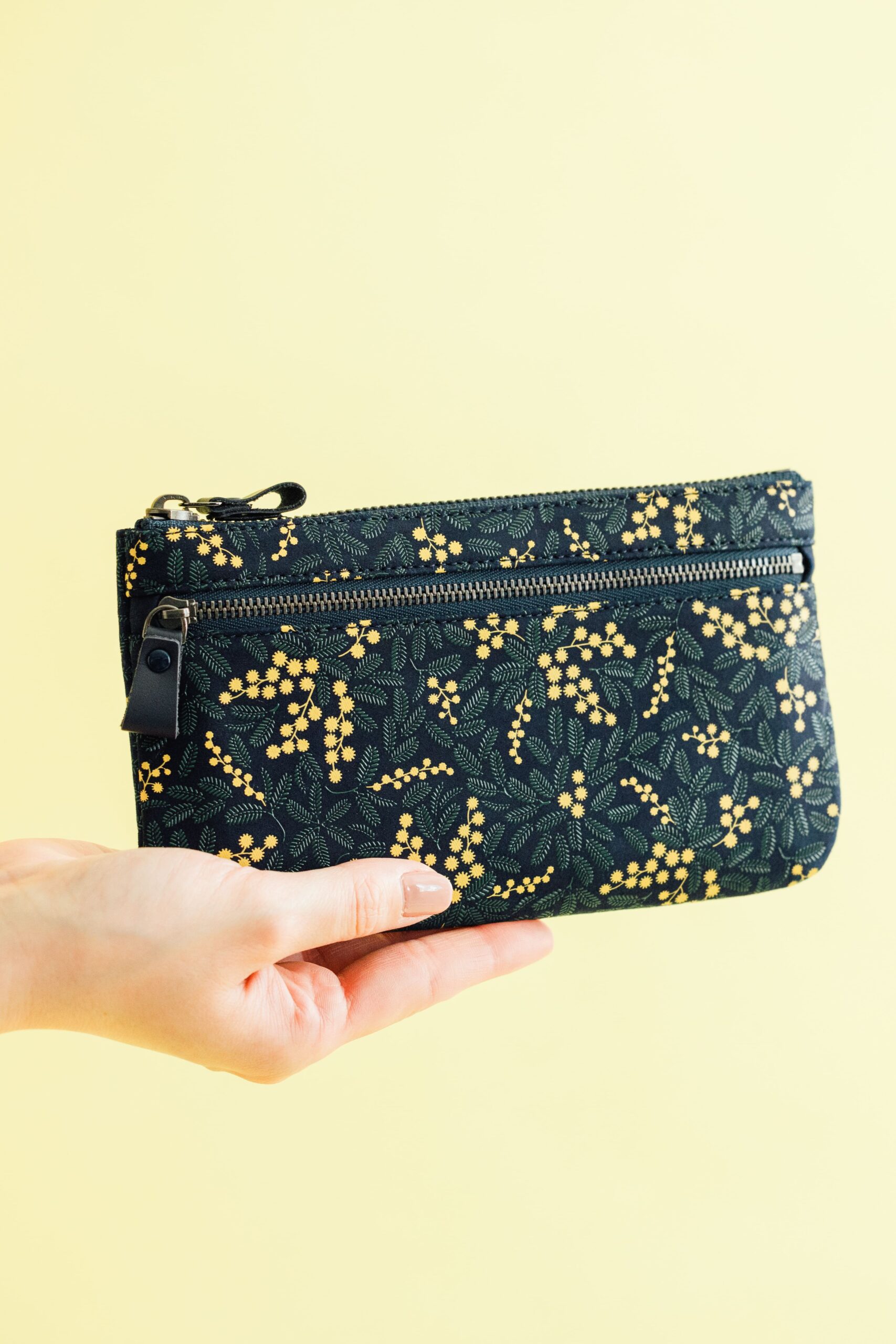 季節限定】ミモザ模様の印伝（1/17より） | おしらせ | 印傳屋 | INDEN-YA