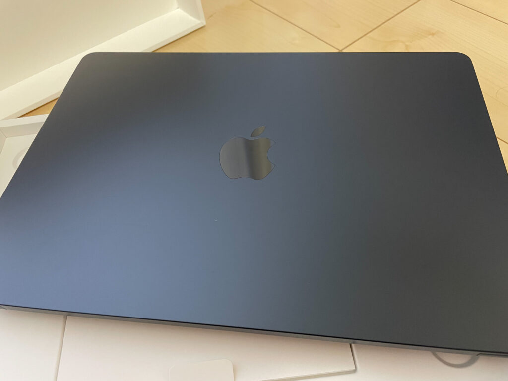 MacBook Air (M2, 2022)開封の儀 | とりこのすすめ