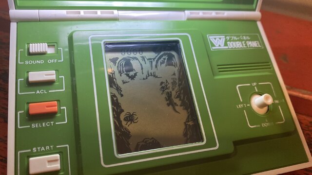 太陽様、ありがとう！ソーラー電池&ダブルパネルが画期的だった1982年