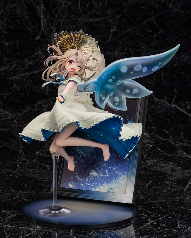 写真立てから飛び出したイリヤの素肌がチラ見せ！「プリズマ☆イリヤ