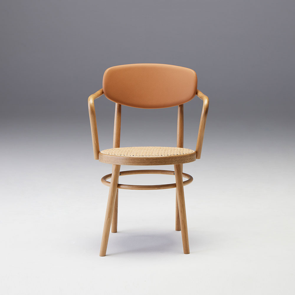 秋田木工 ダイニングチェア（肘付き）「AC-1」ナラ材ホワイトオーク色