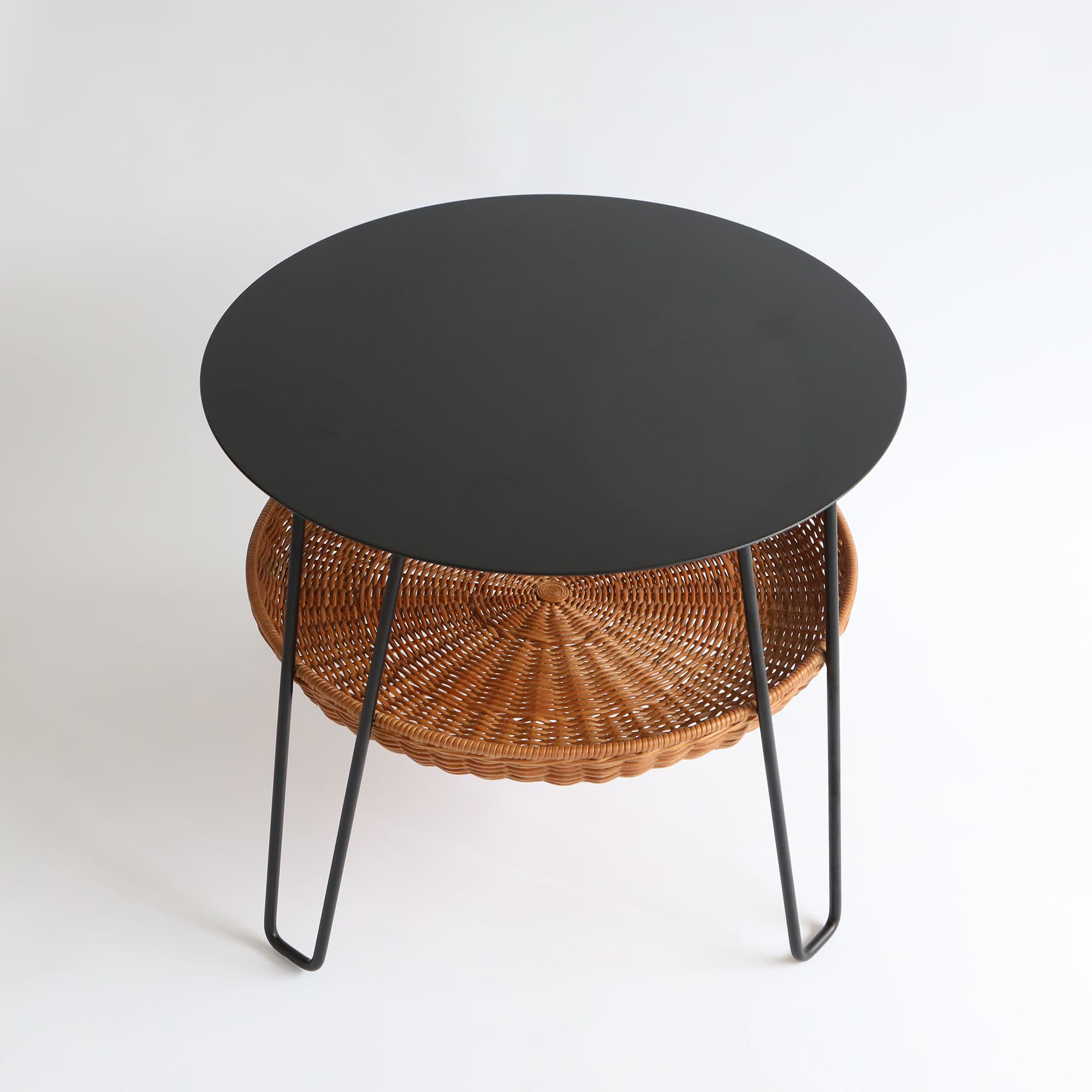 WALLABY LOW TABLE ROUND Black｜ローテーブル｜IDEE SHOP Online