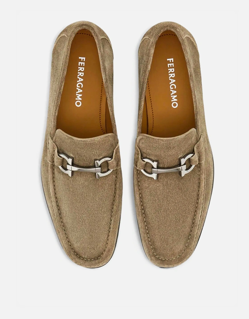 Salvatore Ferragamo メンズスエードカーフレザー ローファー (すべて