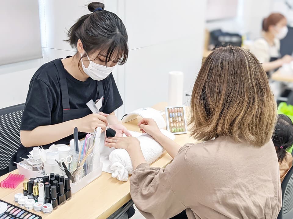 ネイル専攻 | 和歌山の美容専門学校 IBW美容専門学校