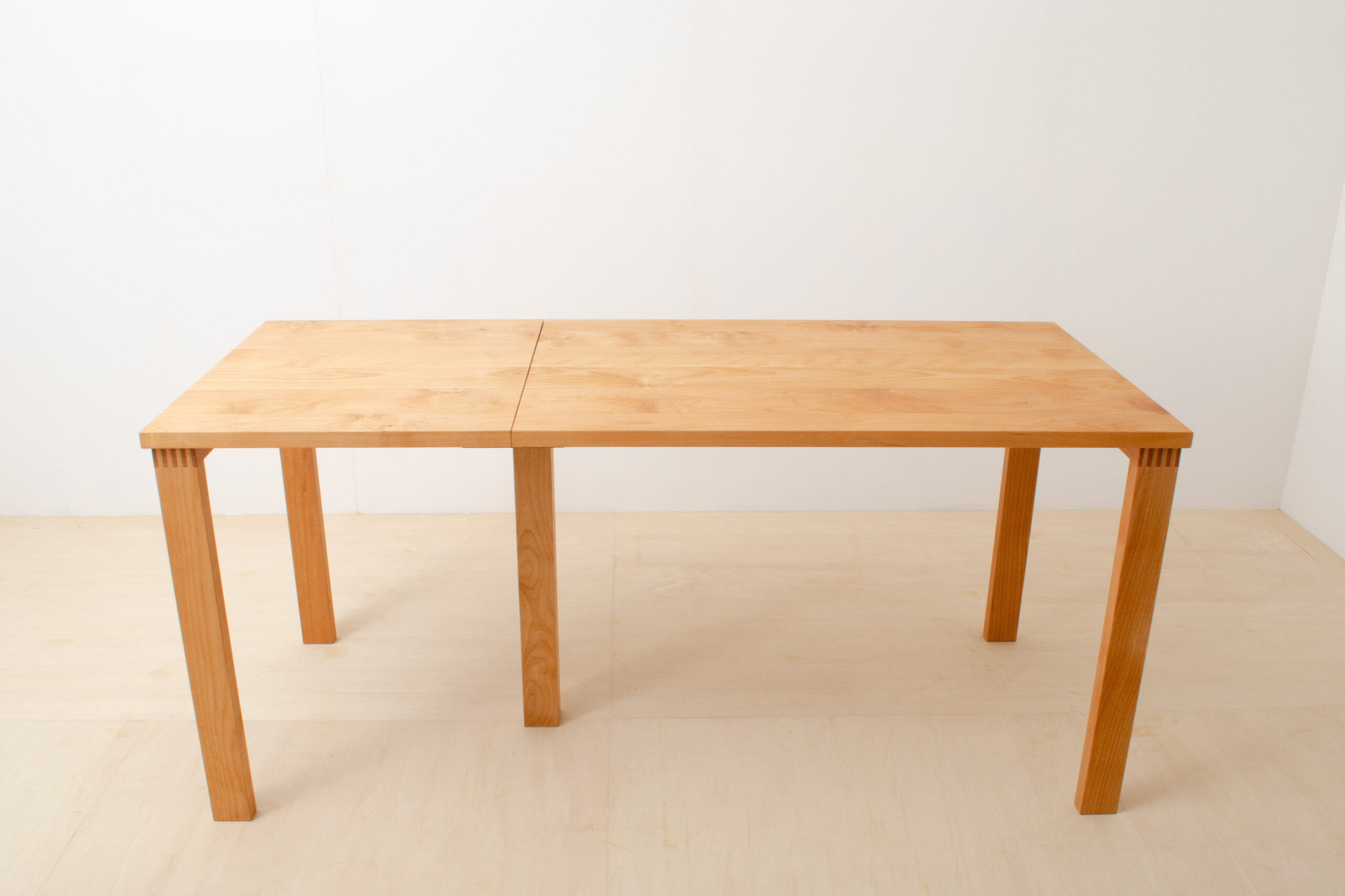 大きさが変化するデスク｜ikususu FURNITURE｜無垢材家具・オーダー