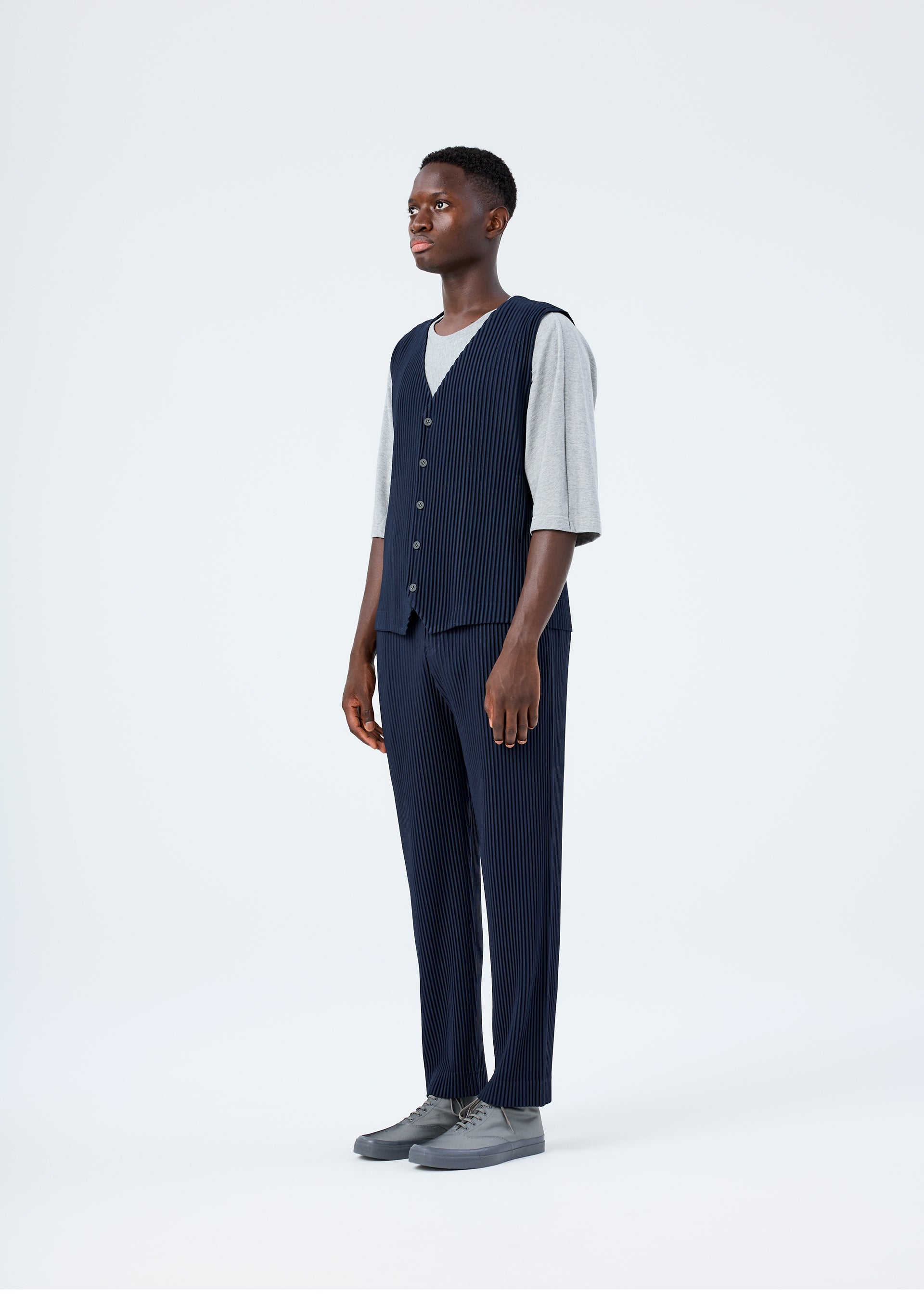 BASICS – isseymiyake.com