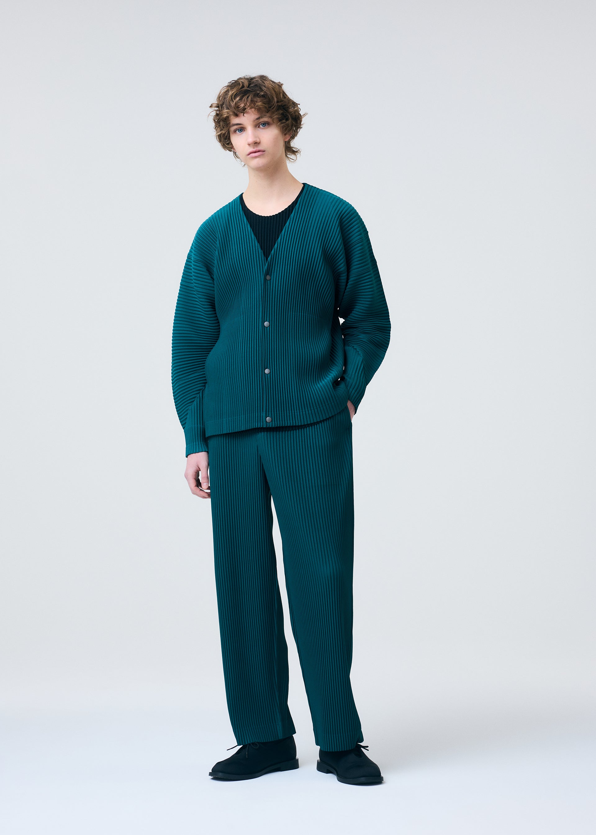 メンズ／トップス／カーディガン – isseymiyake.com