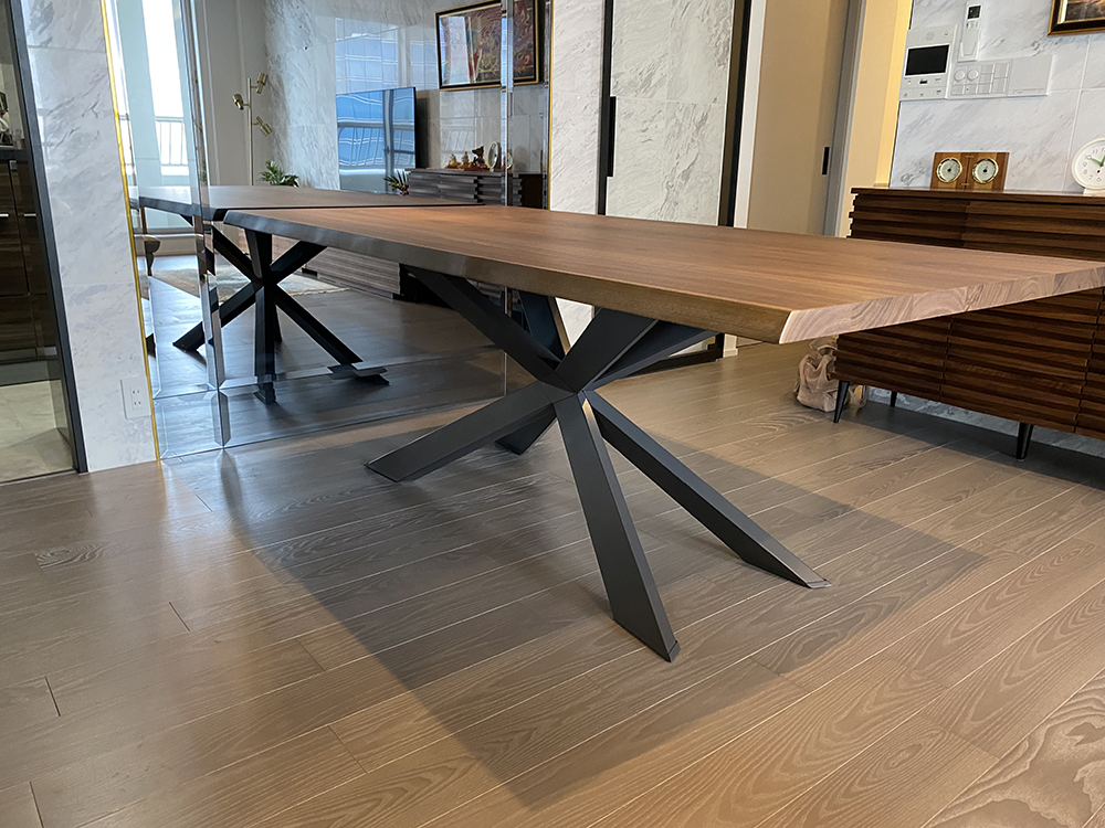 納品事例 Cattelan Italia SPYDER WOOD テーブル - ILDESIGNメッセージ