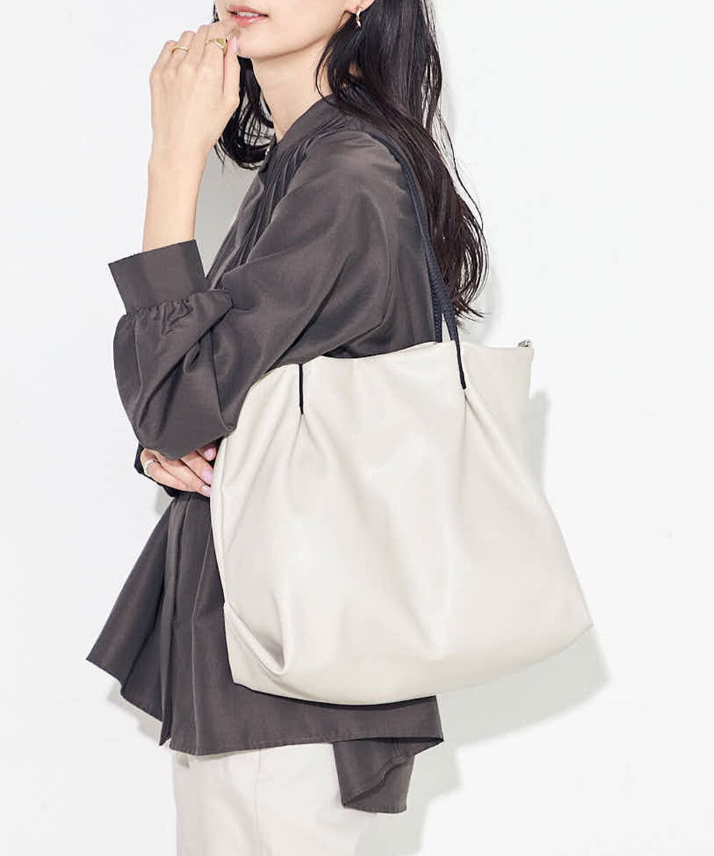 フェイクレザートート(トートバッグ) | a.v.v(アー・ヴェ・ヴェ