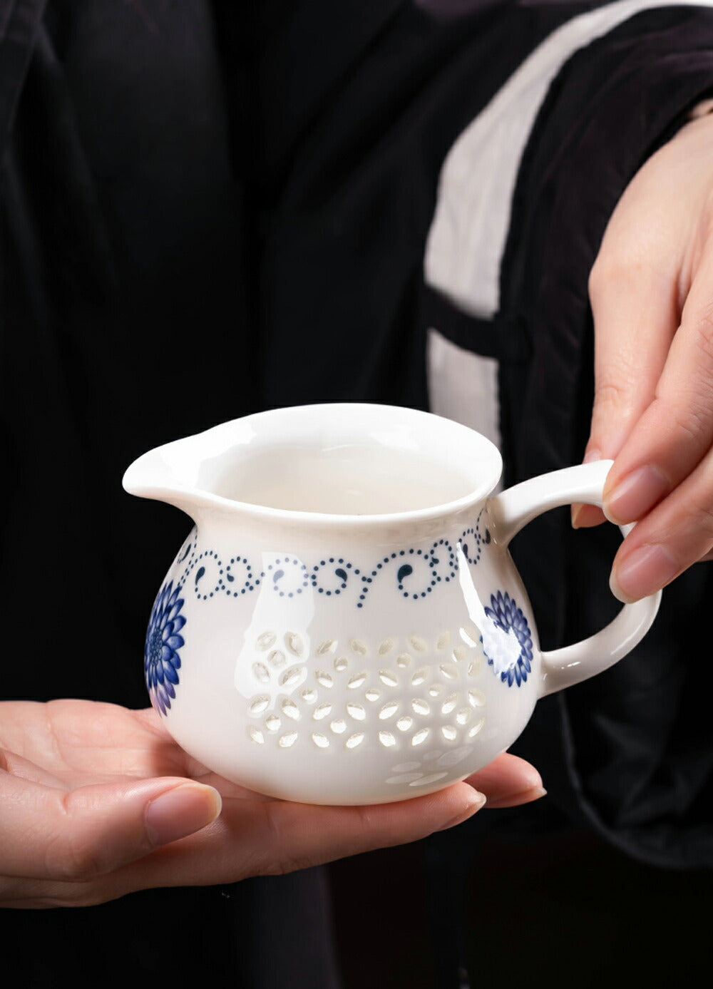 IwaiLoft 透かし模様で茶の色が見える玲瓏磁器 玲瓏磁 白磁 玲瓏 急須