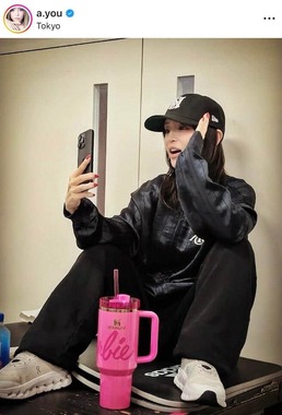 浜崎あゆみ46歳、「超カワイイ」笑顔のピースショットに激震 「かわい