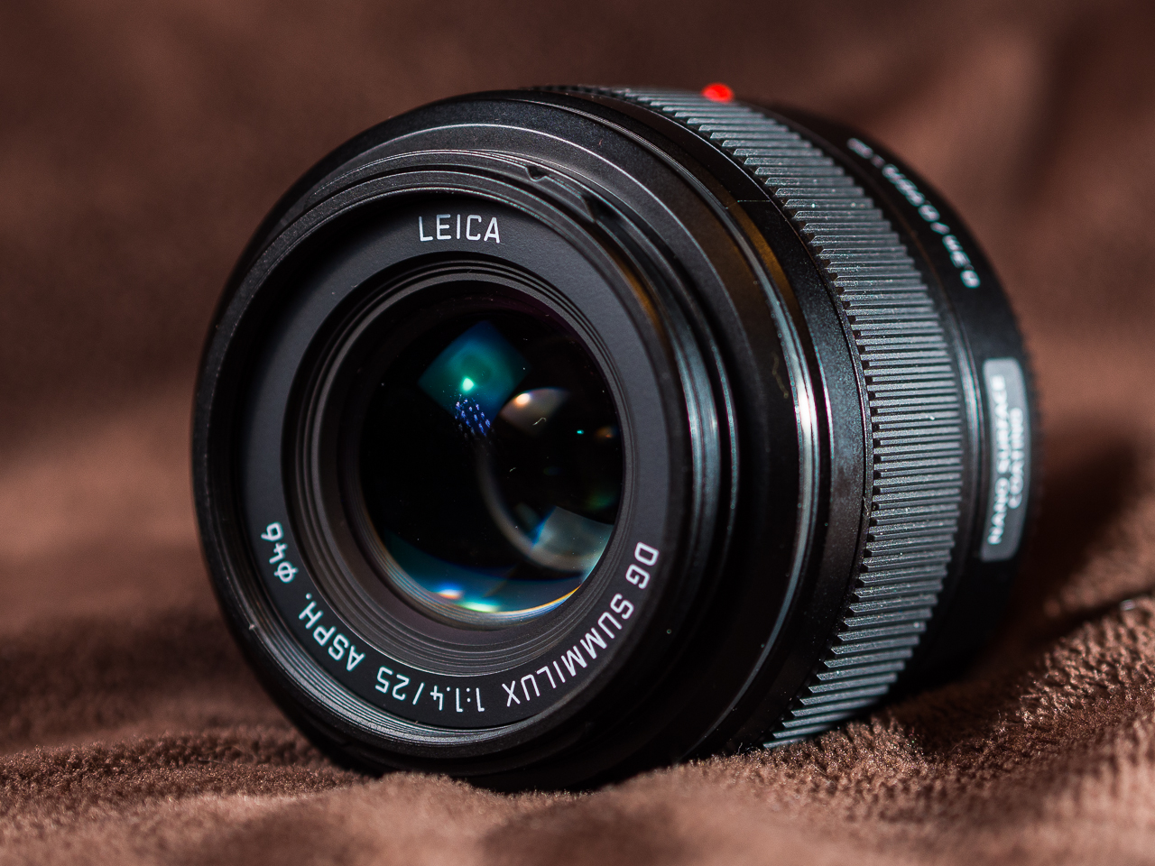 Panasonic Leica 25mm f/1.4 DG Summilux Review – Jonathan Hrovath