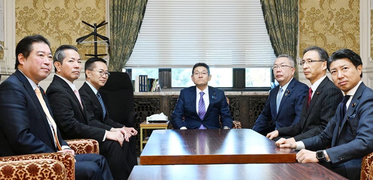 企業・団体献金めぐる法案/維新、突然採決求め動議/野党 強く批判