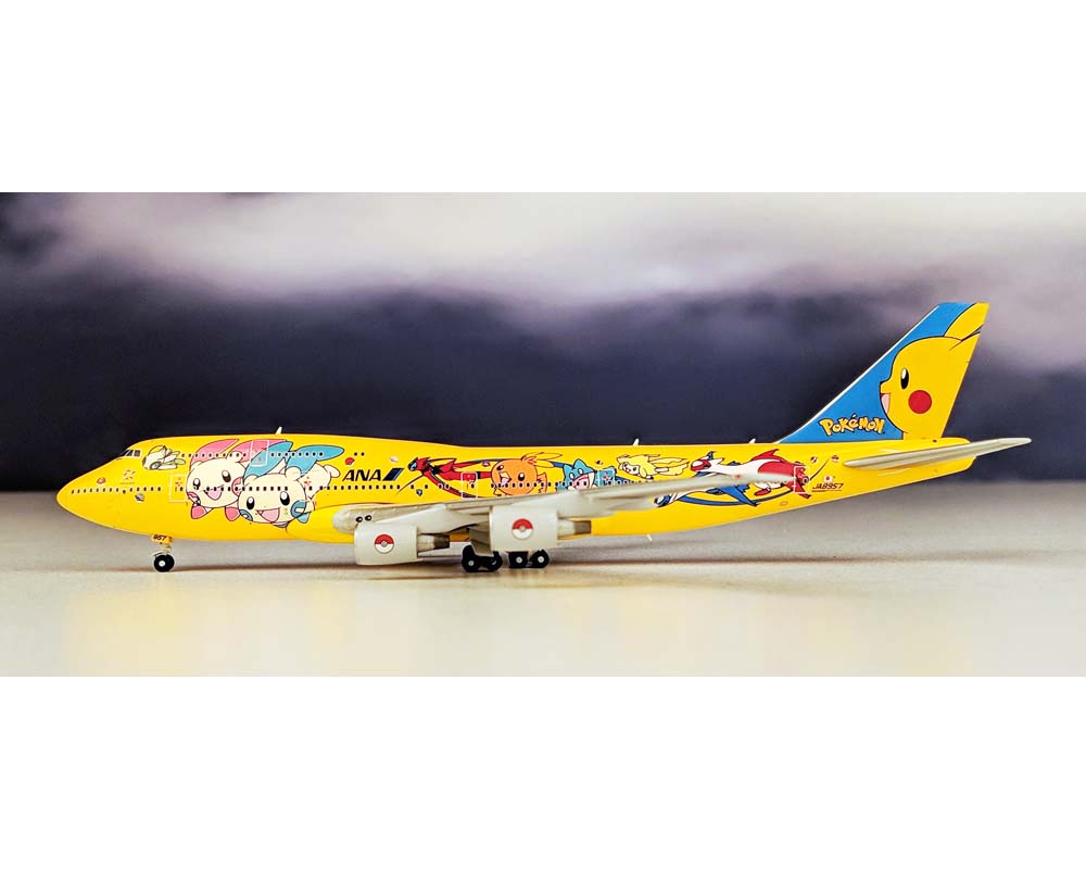 www.JetCollector.com: BIGBIRD ANA BOEING 747-400 Pikachu Jumbo