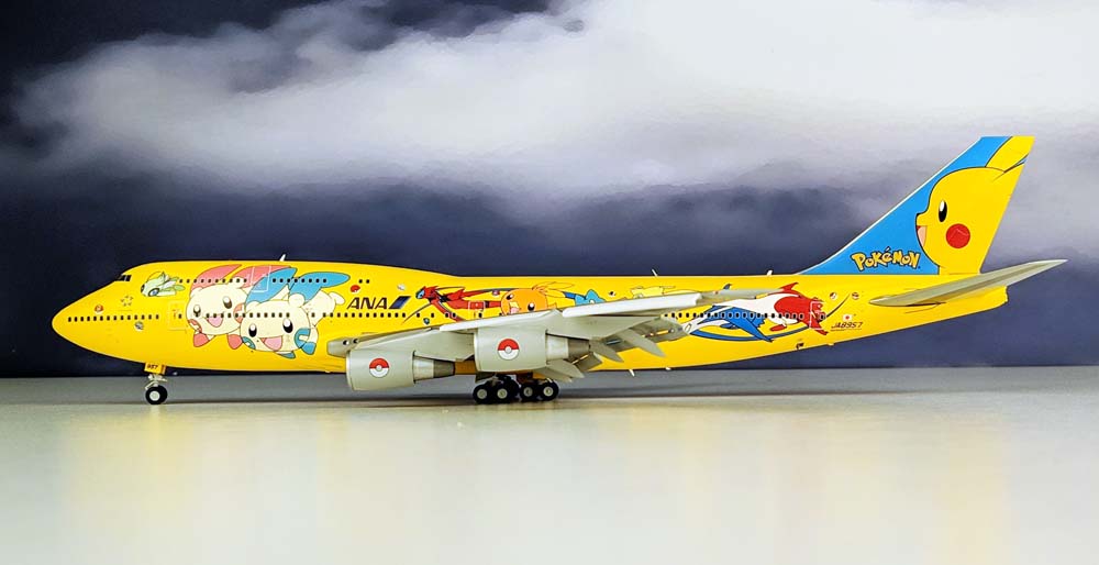 www.JetCollector.com: ANA ALL NIPPON PIKACHU B747-400 JA8967 FLAPS