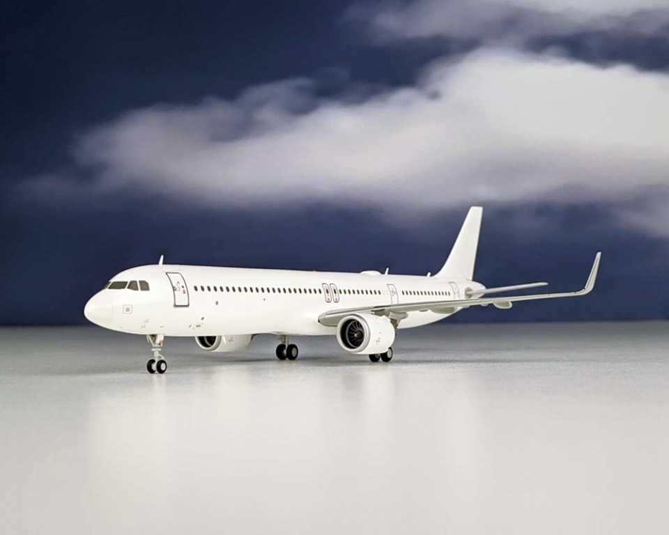 www.JetCollector.com: Blank Airbus A321neo w/Stand 1:200 Scale JC