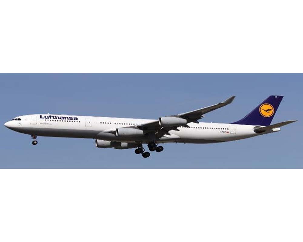 www.JetCollector.com: Lufthansa A340-300 D-AIGZ 1:400 Scale JC