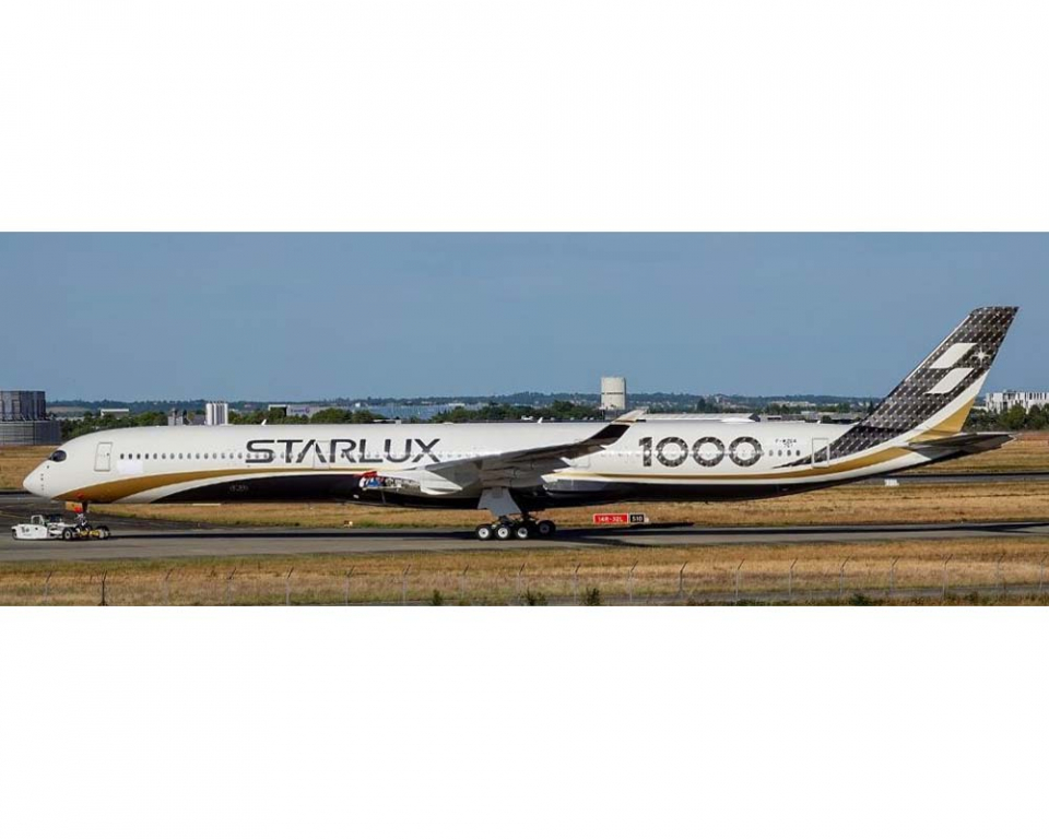 www.JetCollector.com: Starlux Airlines A350-1000XWB Carbon Fiber