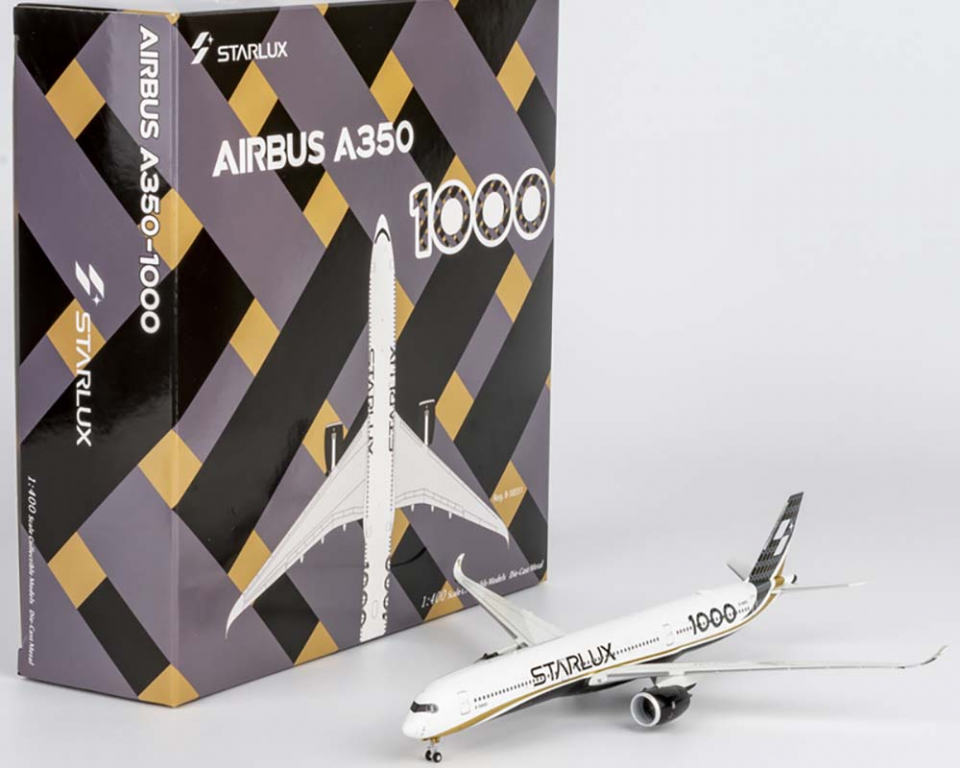 www.JetCollector.com: Starlux Airlines A350-1000 Carbon Fiber