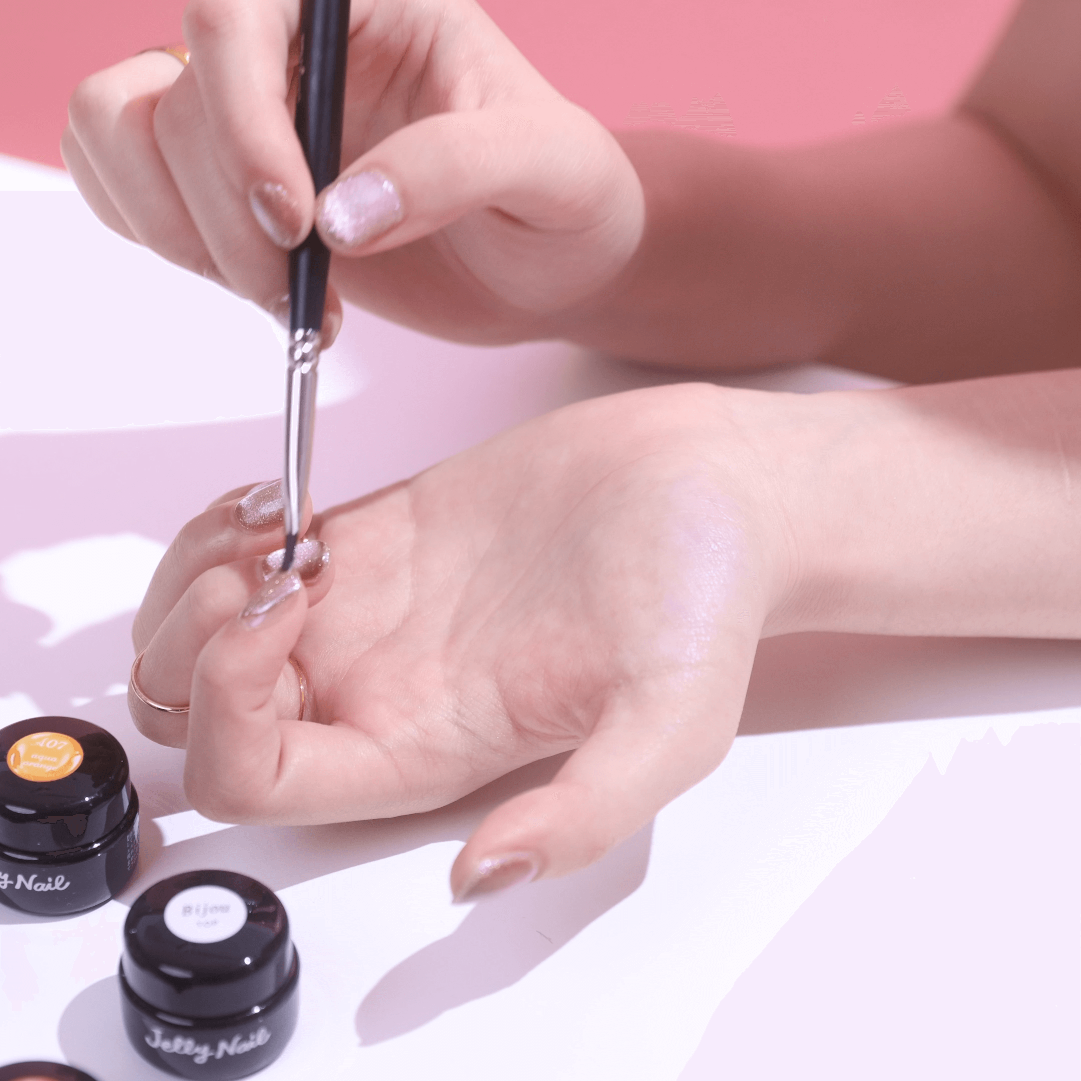 ベストセラーの「ジェルネイルキット」大人気の秘密は？ | ジェリー