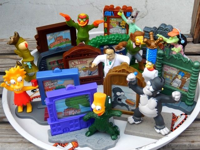 ct-141007-02 the Simpsons / Burger King 2002 Creepy Classics Meal