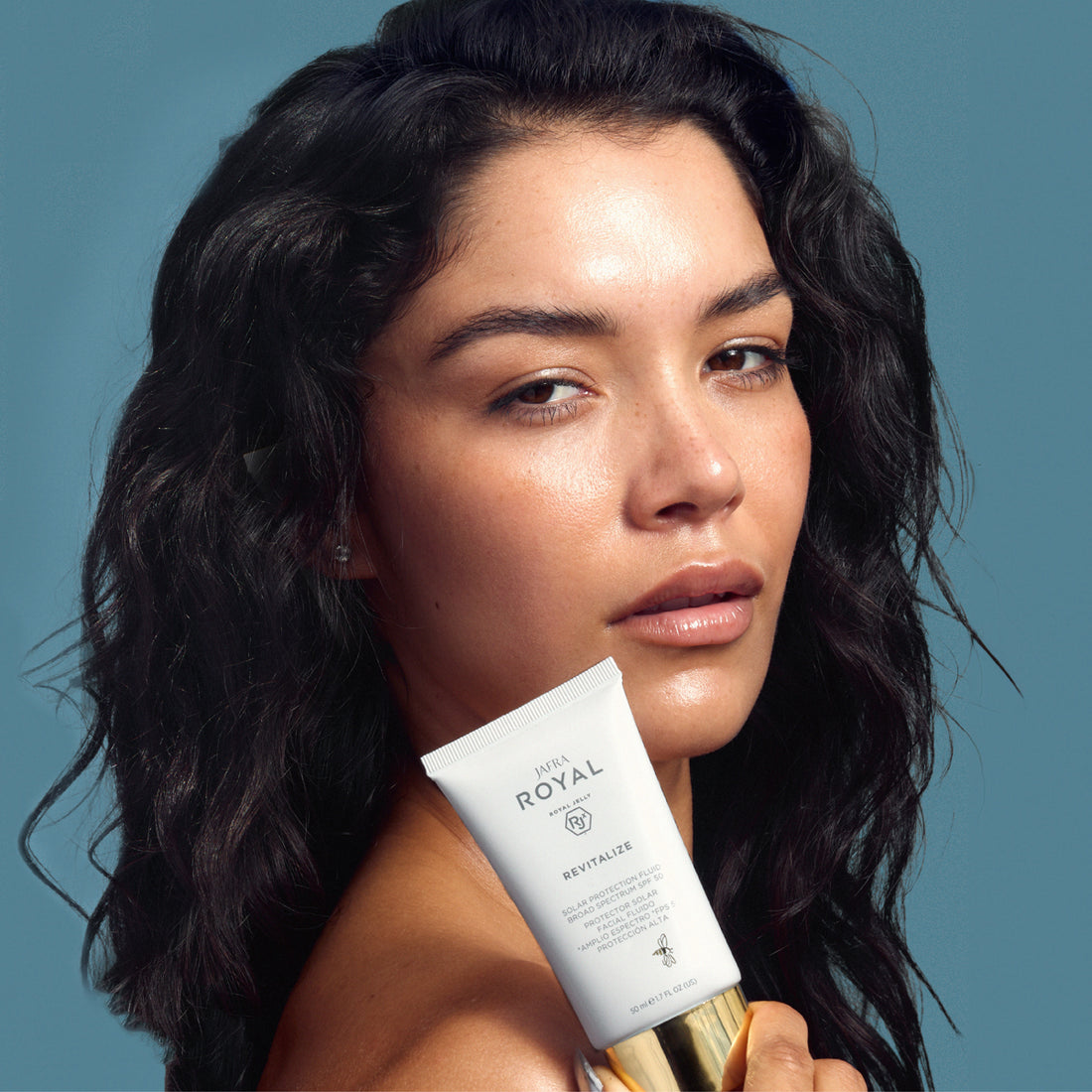 JAFRA ROYAL Revitalize Solar Protection Fluid Broad Spectrum SPF