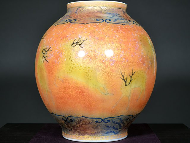 有田焼】花瓶 釉裏金彩鹿紅葉図 - JTOPIA