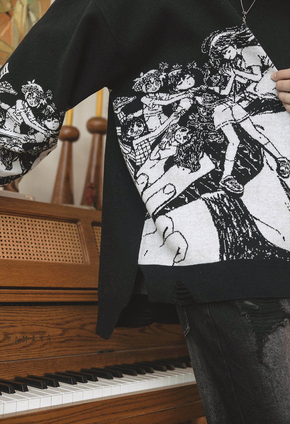 SPACES IN-BETWEEN Distressed Sweater – OMOCAT