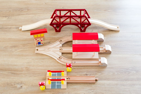 モクトレイン】建物・レールパーツ 3線ホーム 鉄橋 踏切｜木のおもちゃ