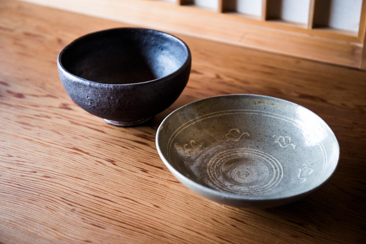 思考と試行を繰り返す気鋭が生んだ「蓋物の唐津焼」。健太郎窯「ボンボ