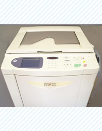 RISO 理想科学 中古モノクロB4対応印刷機 RISOGRAPH RZ630 | 中古