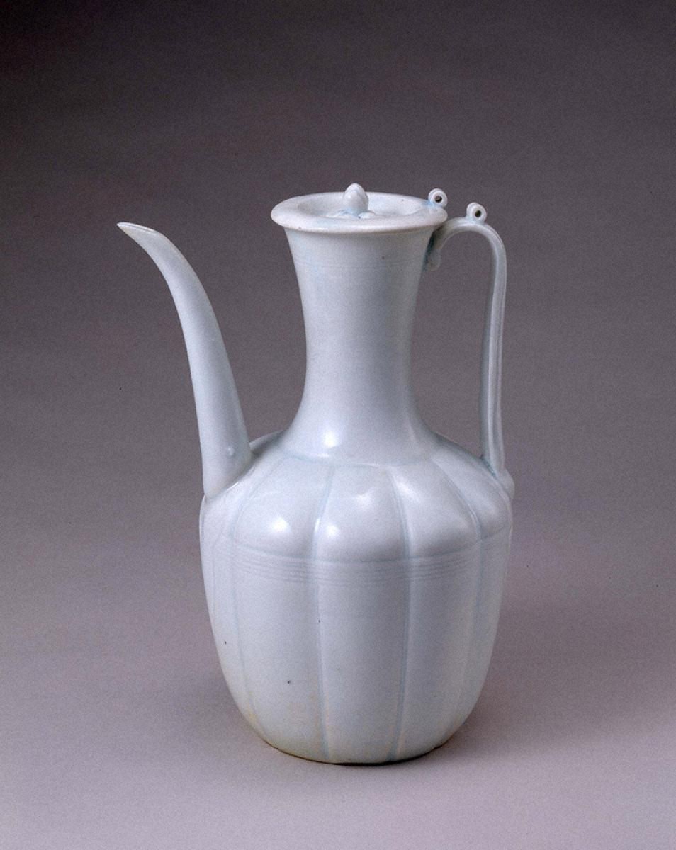 青白磁瓜形水注｜展示中の日本・東洋のやきもの｜コレクション｜岡田美術館