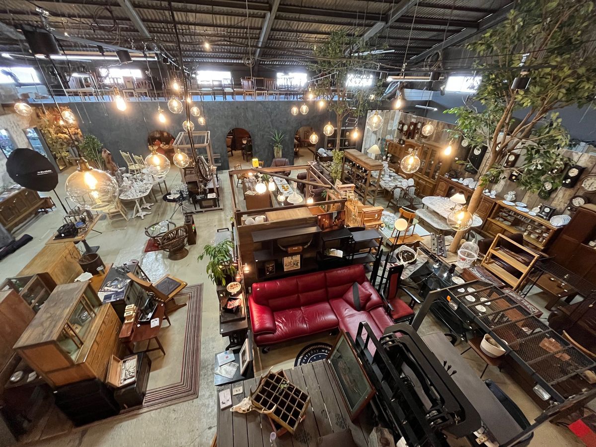 開店レポ】まるで蚤の市。これぞ一期一会の出会い、ワクワクの詰まった