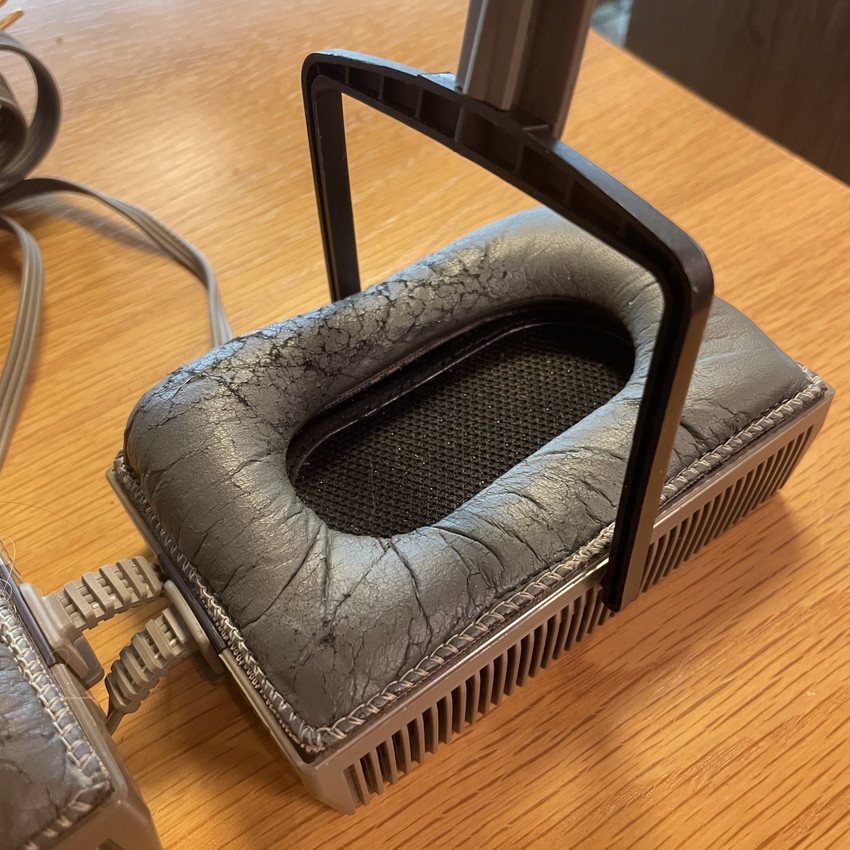 中古品】STAX/ヘッドホン+ヘッドホンアンプ/SR-303+SRM-323Aのご紹介です。