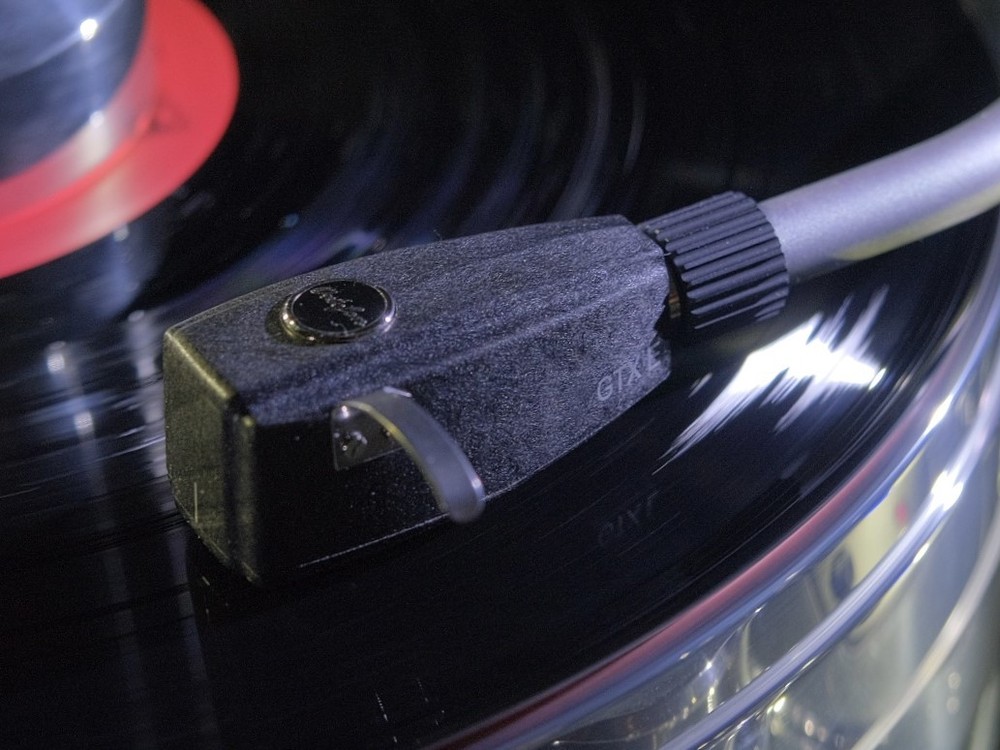 カートリッジの形状・質量（重さ）と音色について｜アナログオーディオ