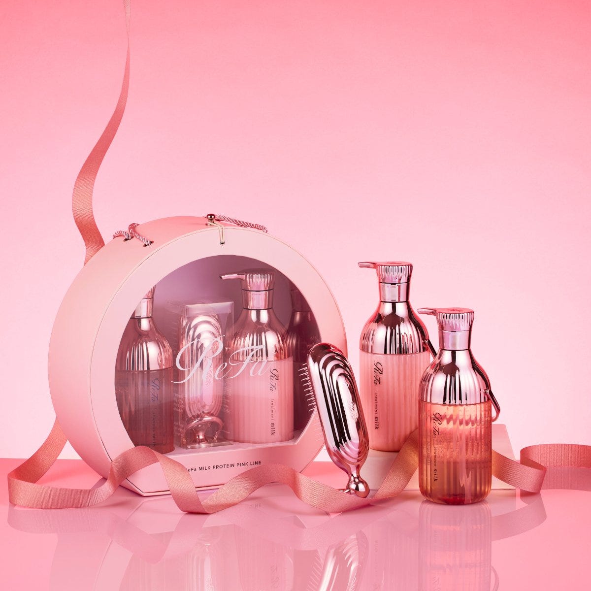 人気ヘアケアをギフトBOXに詰め込んだ​「ReFa MILK PROTEIN HAIR CARE