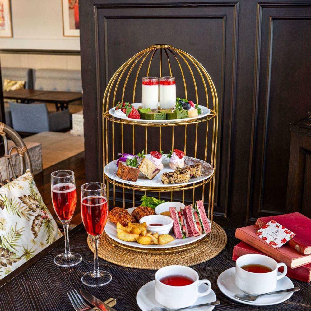 苺のアフタヌーンティー2026】キュートな3段スタンド+乾杯酒＆カフェ