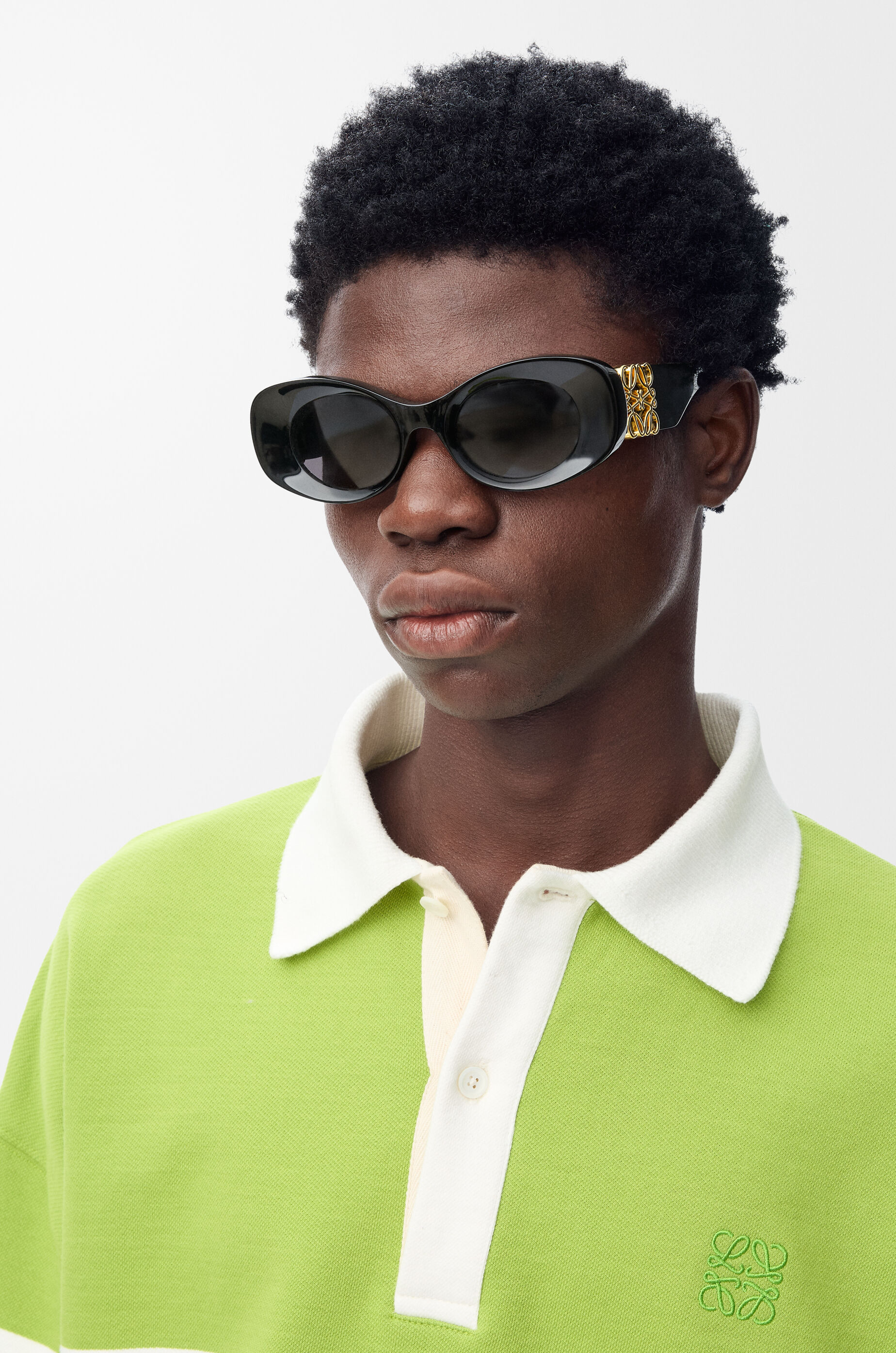 オーバル マキシ アナグラム サングラス ブラック - LOEWE Japan