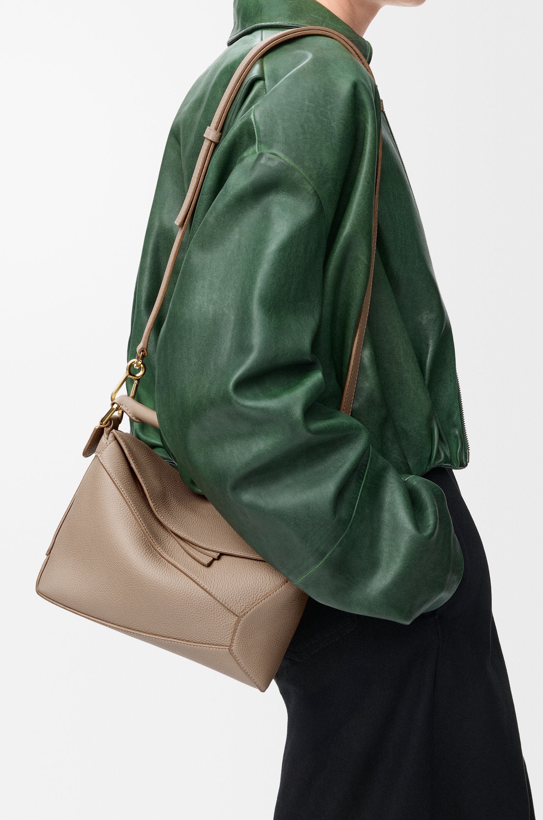 パズルバッグ スモール（ソフトグレインカーフ） ベージュ - LOEWE