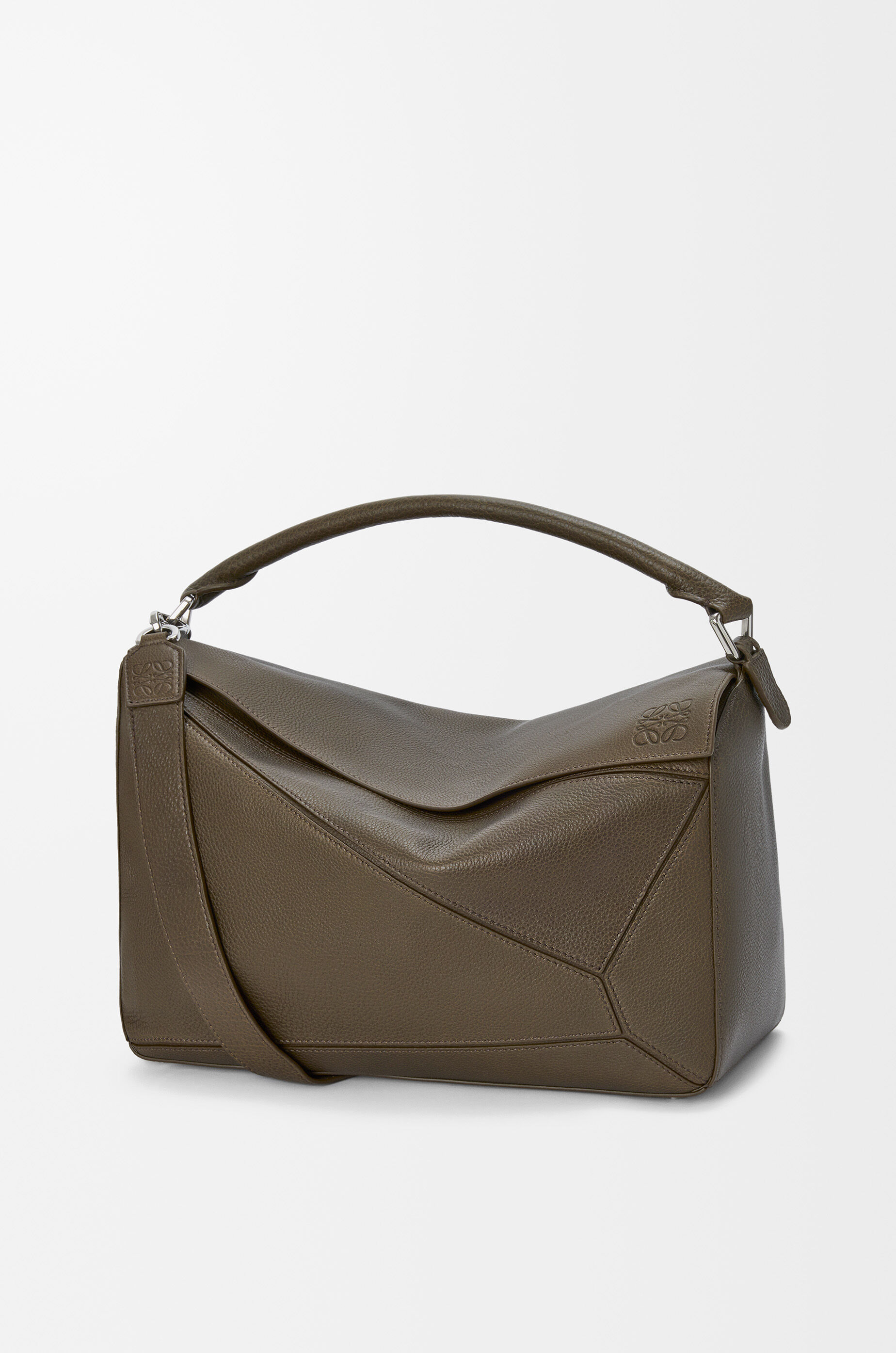 パズルバッグ ラージ（サプルグレインカーフ） ブラウン - LOEWE Japan