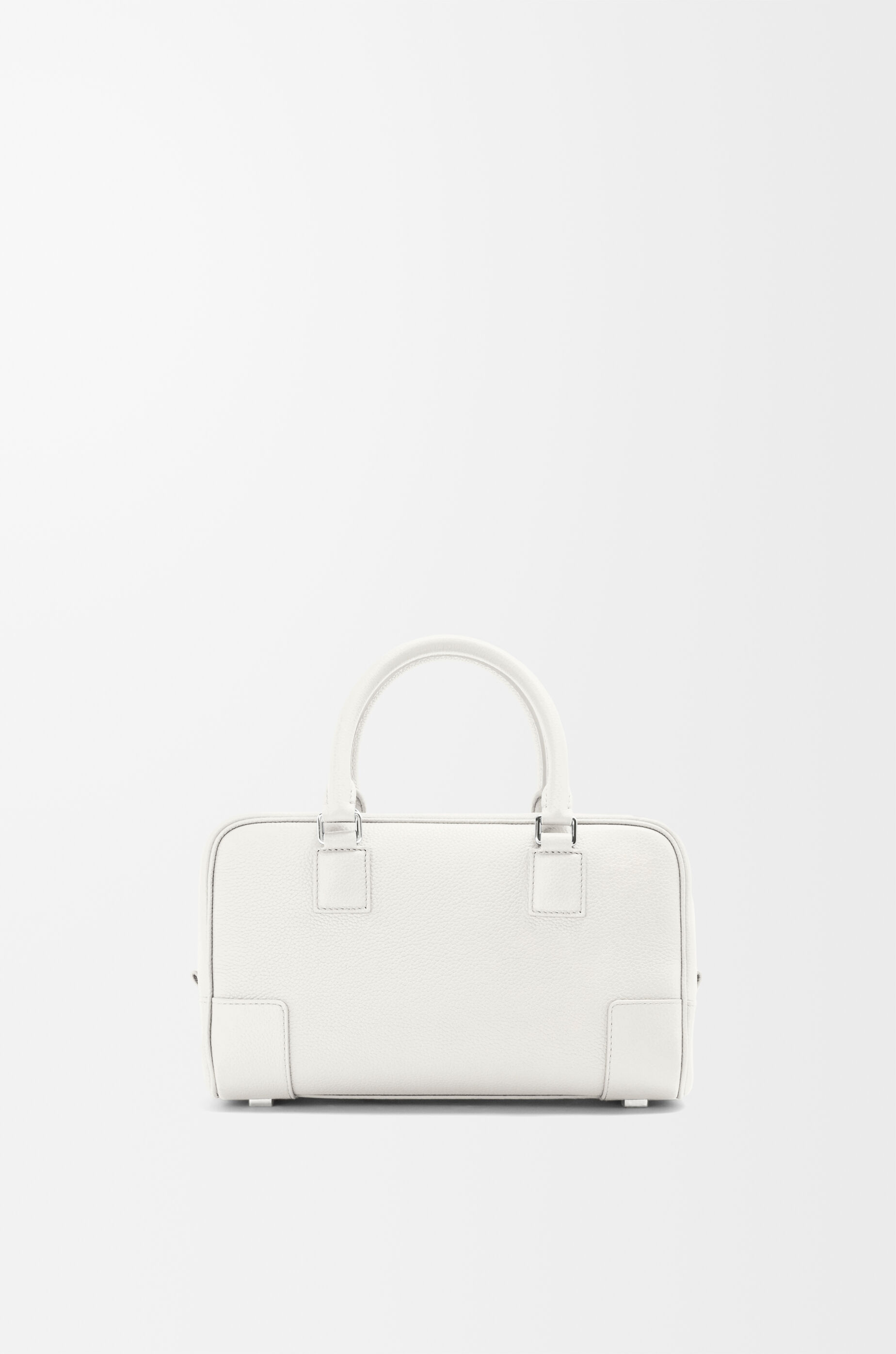 アマソナ23 バッグ（ソフトグレインカーフ） ホワイト - LOEWE Japan