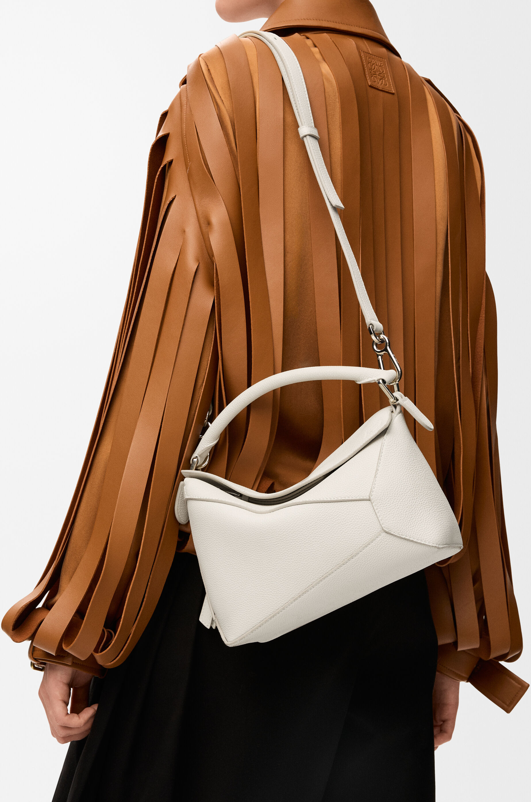 パズルバッグ スモール（ソフトグレインカーフ） ホワイト - LOEWE