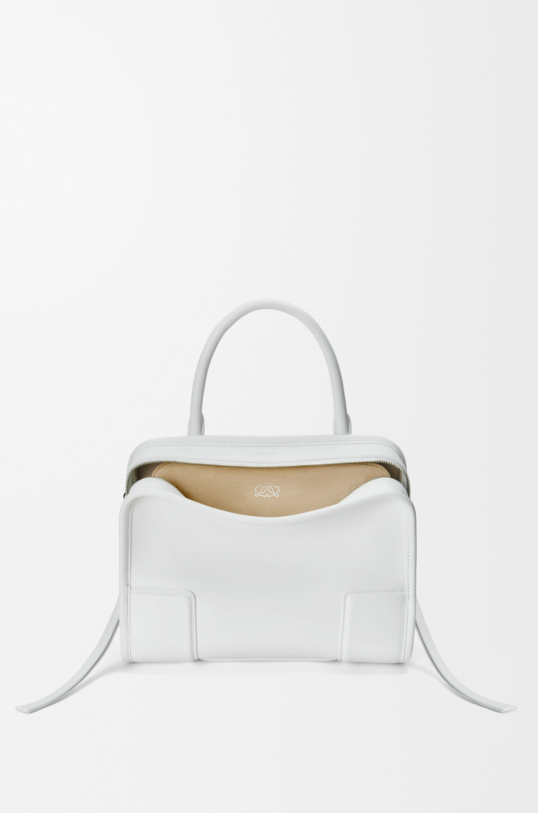 アマソナ180 バッグ スモール（ソフトカーフ） ホワイト - LOEWE Japan