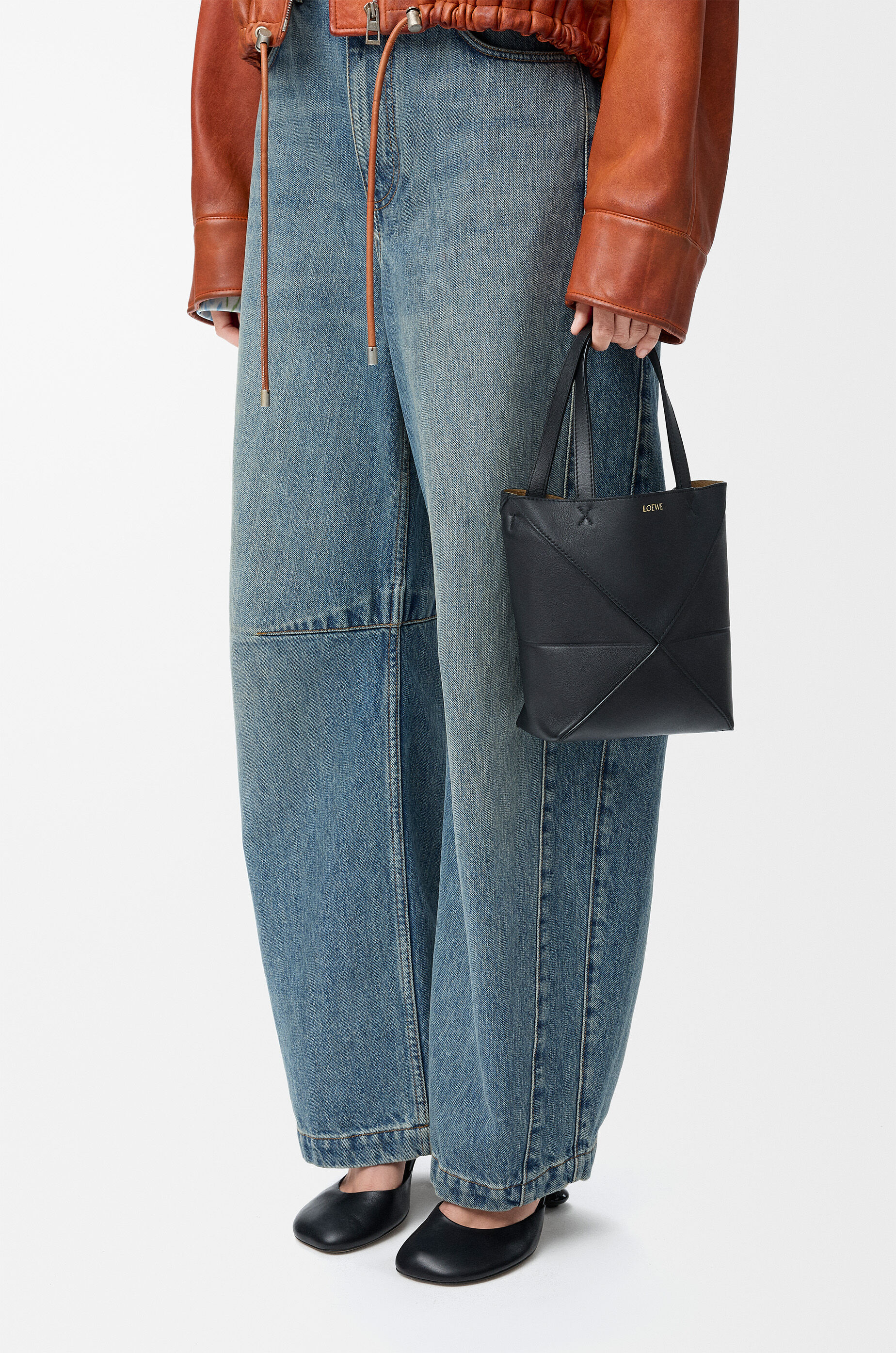 パズルフォルドトート ミニ（シャイニーカーフ） ブラック - LOEWE