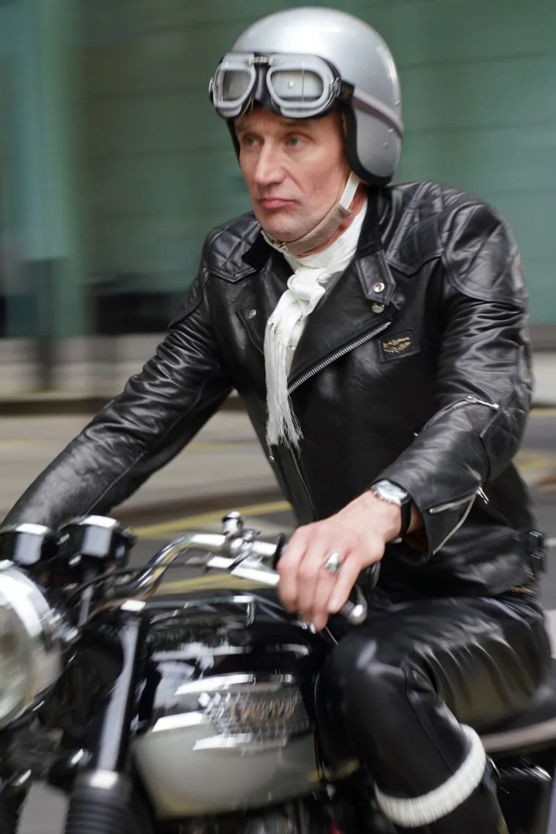 AVIAKIT Smooth Silk Scarf Black