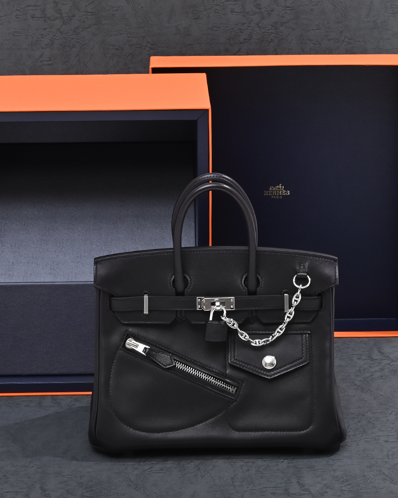 1930年代のバイカースタイルとモダニティのエッセンスを融合した