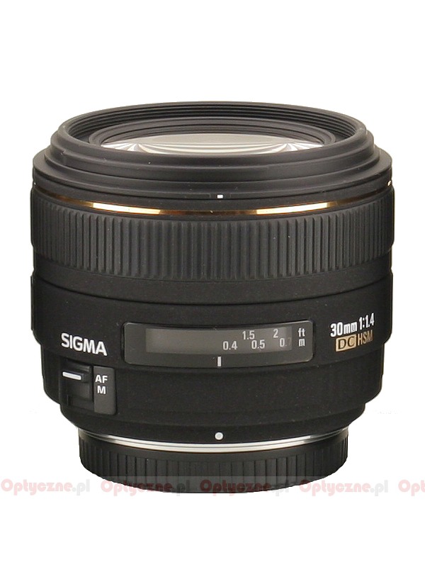 Sigma 30 mm f/1.4 EX DC HSM - LensTip.com